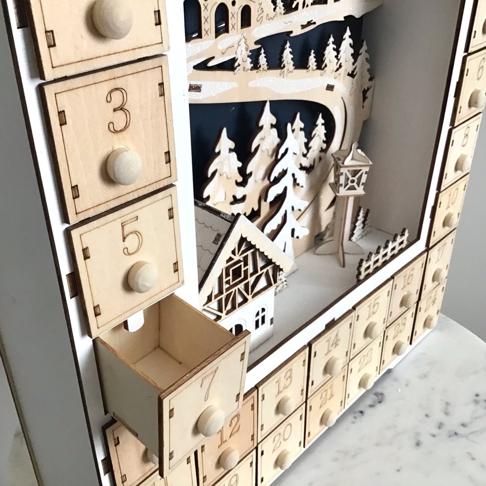 Anthropologie Advent Calendar Village in the Alps Christmas Holidays NIB RARE - Picture 10 of 14